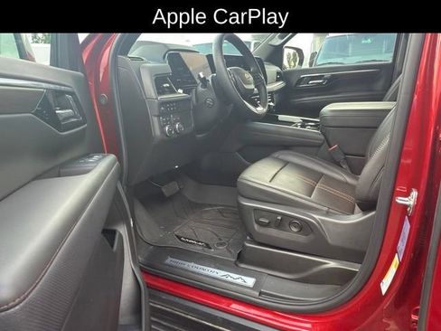 Used 2025 Chevrolet Suburban High Country AWD/4WD image 13