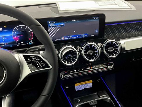New 2025 Mercedes-Benz GLB 250 GLB 250 image 6