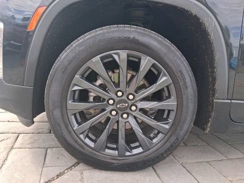 Used 2022 Chevrolet Traverse RS FWD image 23