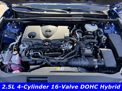Used 2025 Toyota Camry SE w/ Convenience Package image 12