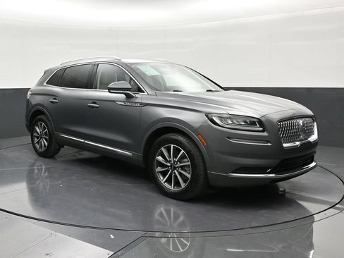 Used 2022 Lincoln Nautilus FWD image 7
