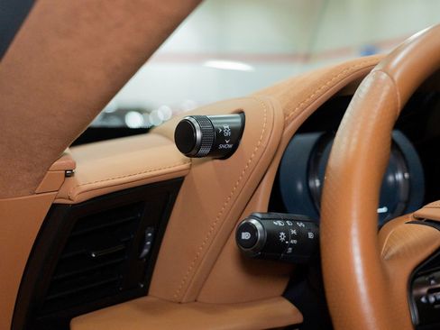 Used 2020 Lexus LC 500 Coupe w/ Performance Package RWD image 22