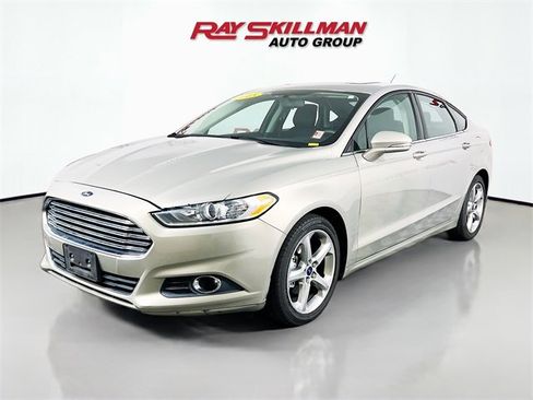 Used 2015 Ford Fusion SE w/ Equipment Group 201A image 3