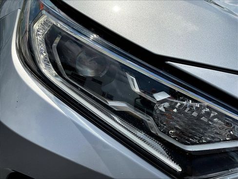 Used 2020 Toyota RAV4 XLE AWD/4WD image 34