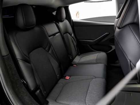 Used 2026 Tesla Model Y 2WD image 35