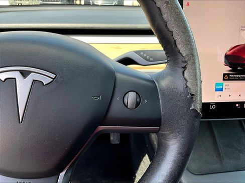 Used 2022 Tesla Model 3 Standard Range RWD image 11