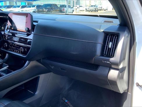 Used 2025 Nissan Pathfinder Rock Creek AWD/4WD image 19
