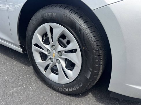 Used 2019 Chevrolet Cruze LS FWD image 17