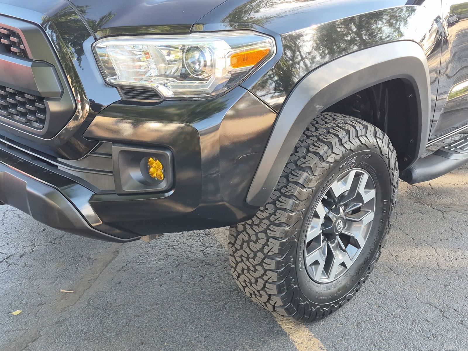 Used 2016 Toyota Tacoma TRD Off-Road AWD/4WD image 9