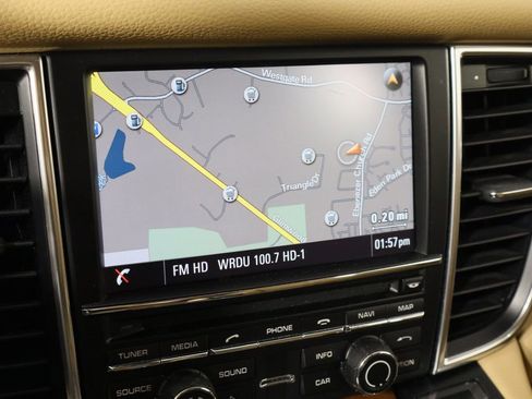 Used 2016 Porsche Panamera S image 36