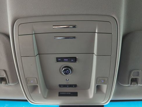 Used 2018 Chevrolet Tahoe LT w/ RST Edition image 29