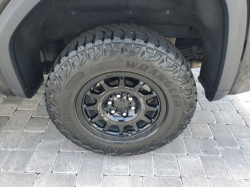 Used 2024 GMC Sierra 1500 AT4X w/ AT4X AEV Edition AWD/4WD image 9