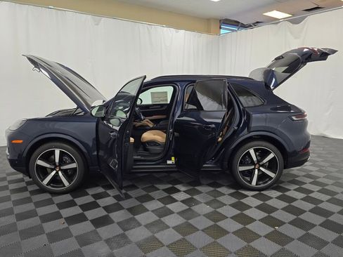 New 2026 Porsche Cayenne image 13