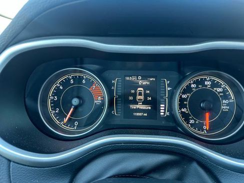 Used 2018 Jeep Cherokee Latitude Plus image 44