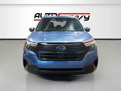Used 2025 Subaru Forester AWD/4WD image 2