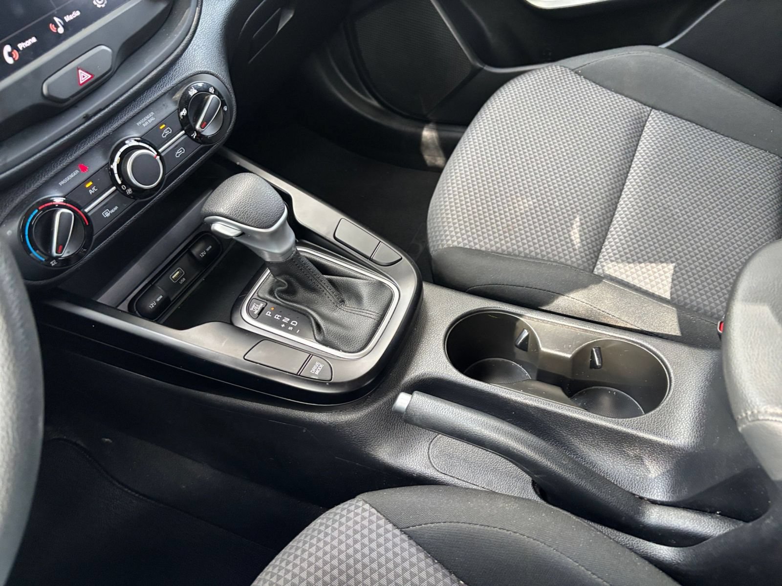 Used 2025 Kia Soul LX w/ LX Technology Package FWD image 38