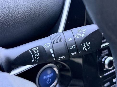 Used 2022 Toyota Prius LE AWD/4WD image 32