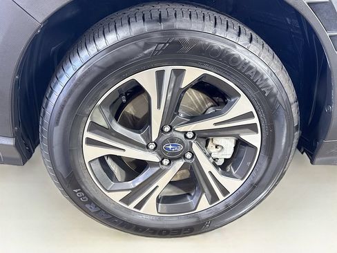 Used 2025 Subaru Crosstrek 2.5i Premium AWD/4WD image 39