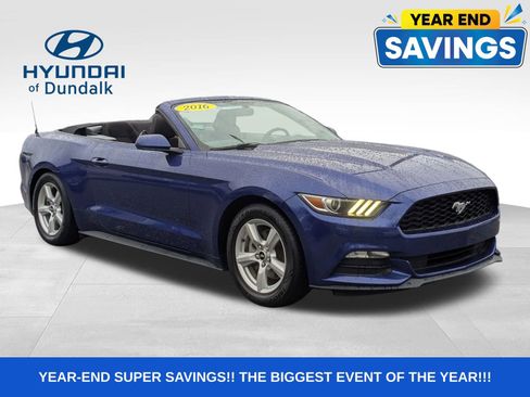 Used 2016 Ford Mustang Convertible image 3