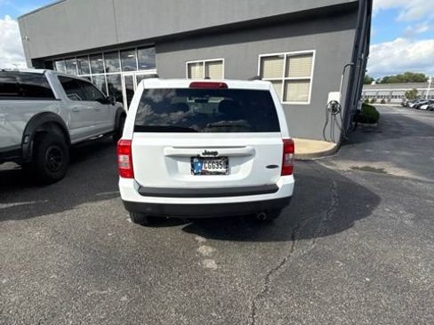 Used 2017 Jeep Patriot Sport w/ Power Value Group FWD image 5
