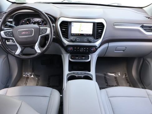 Used 2023 GMC Acadia SLT w/ Technology Package FWD image 16