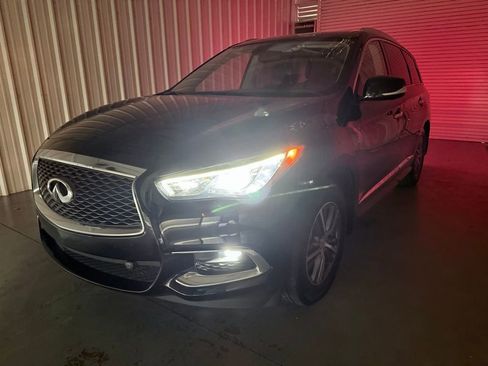Used 2017 INFINITI QX60 Base w/ Premium Plus Package image 8