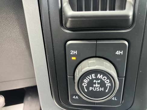 Used 2024 Ford F150 Lariat image 30