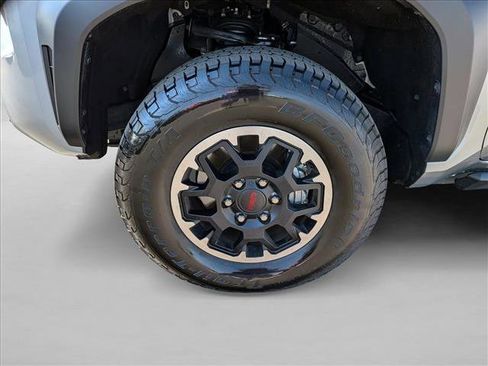 Used 2025 Toyota Tacoma TRD Off-Road AWD/4WD image 23
