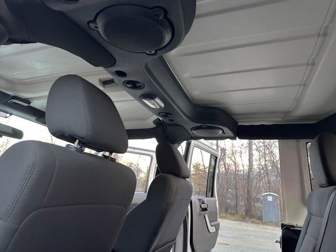 Used 2012 Jeep Wrangler Unlimited Sahara w/ Dual Top Group image 26