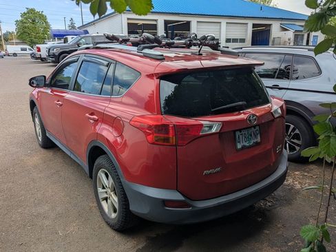 Used 2013 Toyota RAV4 XLE image 3
