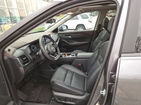 Used 2023 Nissan Rogue SV w/ SV Premium B Package AWD/4WD image 18