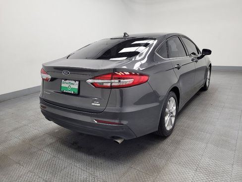 Used 2020 Ford Fusion SE image 9
