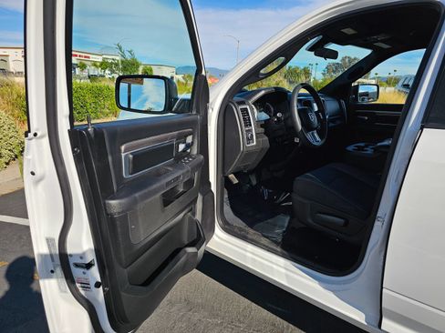 Used 2024 RAM 1500 Warlock RWD image 15