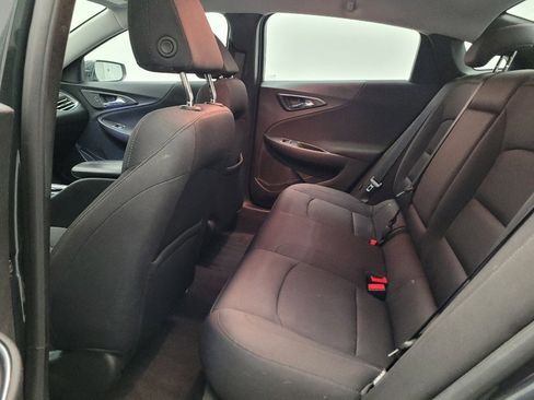 Used 2018 Chevrolet Malibu LT w/ Driver Confidence Package FWD image 18