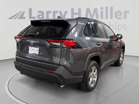 Used 2025 Toyota RAV4 XLE AWD/4WD image 5