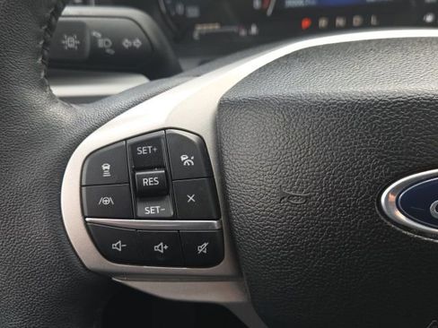 Used 2023 Ford Explorer XLT w/ Equipment Group 202A image 38