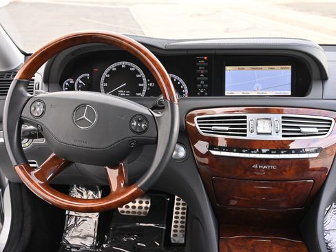 Used 2010 Mercedes-Benz CL 550 4MATIC image 21