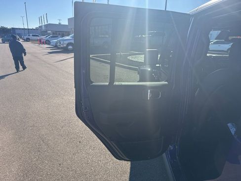 New 2026 Jeep Gladiator Rubicon w/ Safety Group AWD/4WD image 18