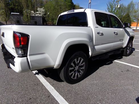 Used 2021 Toyota Tacoma Limited image 6