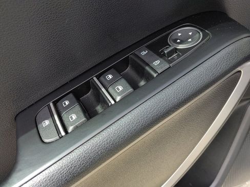Used 2025 Kia Soul LX FWD image 27