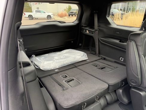 New 2025 Jeep Grand Cherokee L Limited w/ Trailer Tow Package image 13