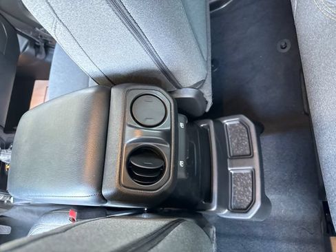 Used 2024 Jeep Wrangler Unlimited AWD/4WD image 24