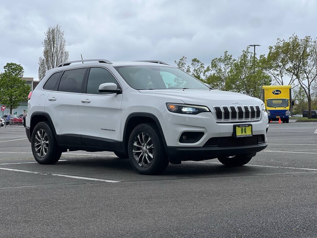Used 2019 Jeep Cherokee Latitude Plus AWD/4WD image 25