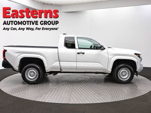 Used 2025 Toyota Tacoma SR RWD image 4