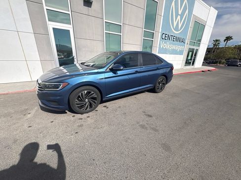 Used 2019 Volkswagen Jetta SEL Premium FWD image 4