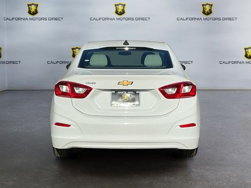 Used 2017 Chevrolet Cruze LS image 4