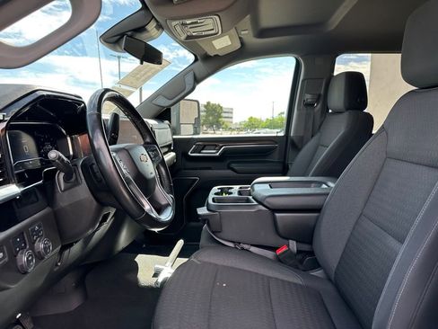 Used 2024 Chevrolet Silverado 2500 LT AWD/4WD image 16