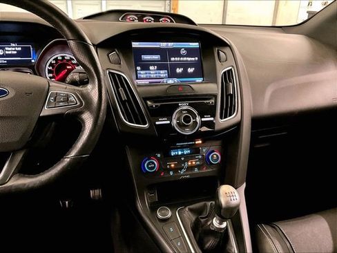 Used 2015 Ford Focus ST w/ Equipment Group 402A FWD image 6