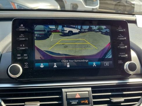 Used 2021 Honda Accord Touring image 12