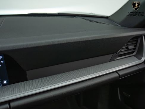 Used 2025 Porsche 911 Carrera image 33